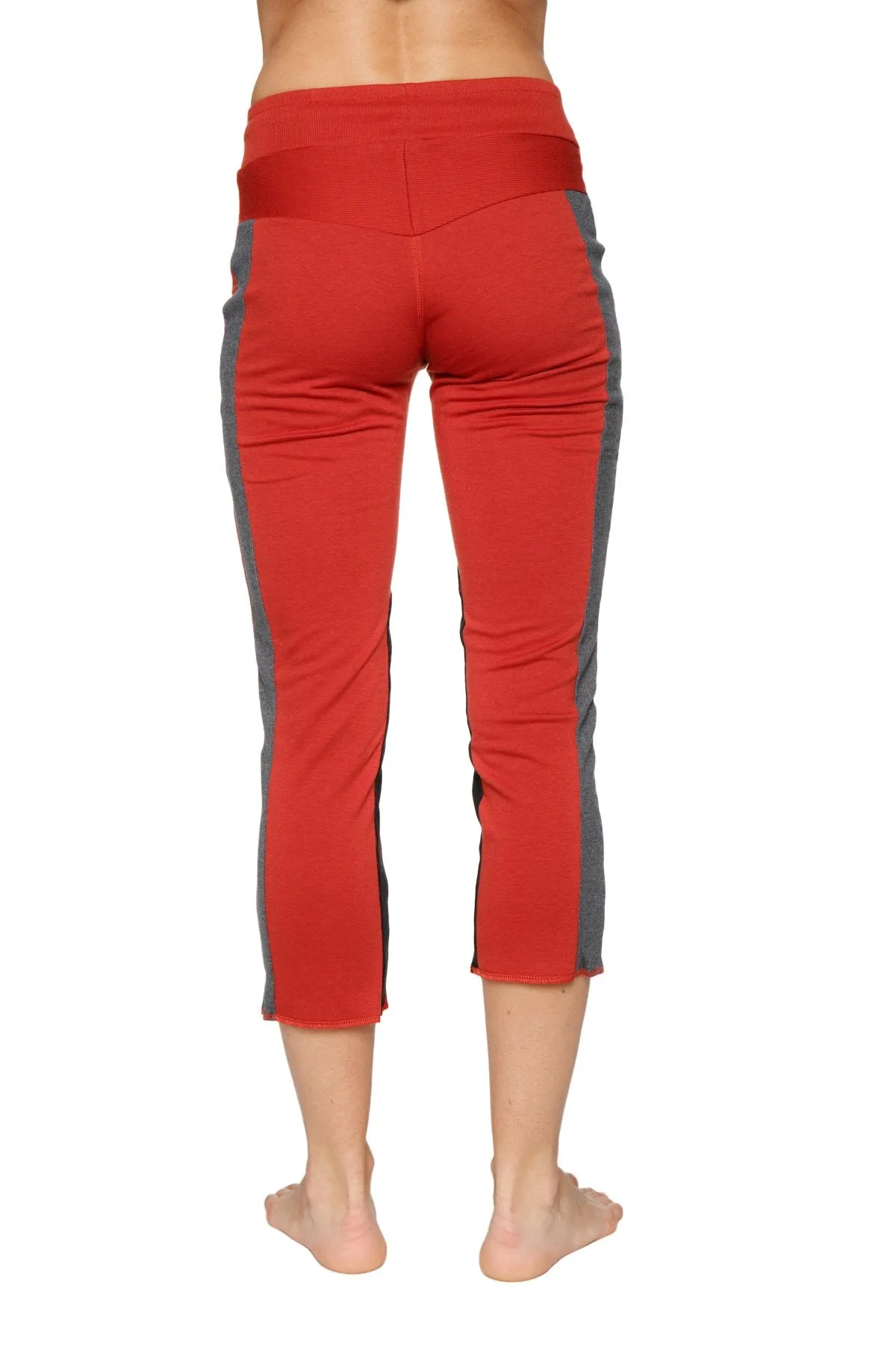 Women's 4/5 Length Zipper Pocket Capri Yoga Pant (Cinnabar w/Charcoal & Black)